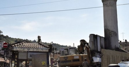 GRAĐANI OGORČENI: Srušena jedna od najstarijih džamija u Novom Pazaru