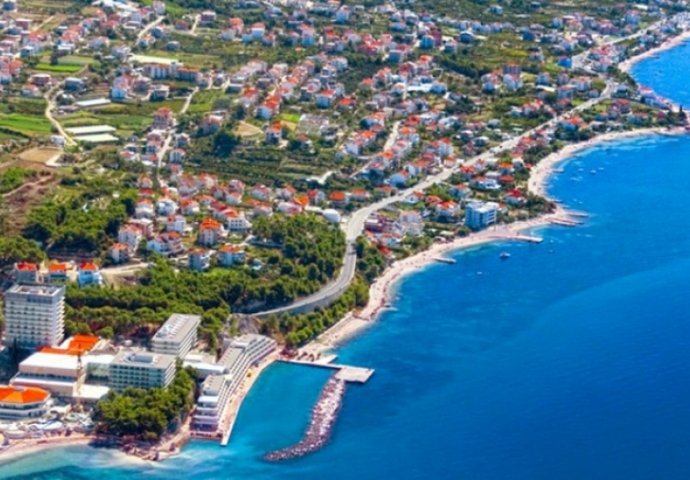 Miran i relaksirajući odmor provedite u Podstrani kod Splita u hotelu Residence!