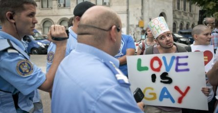 U Rumuniji idući mjesec referendum o zabrani istospolnih brakova