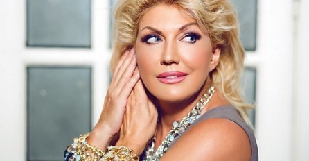 SUZANA MANČIĆ USLIKANA PRVI PUT U JAVNOSTI NAKON UDAJE ZA GRČKOG BIZNISMENA: "Zar stvarno ovako izgleda" 