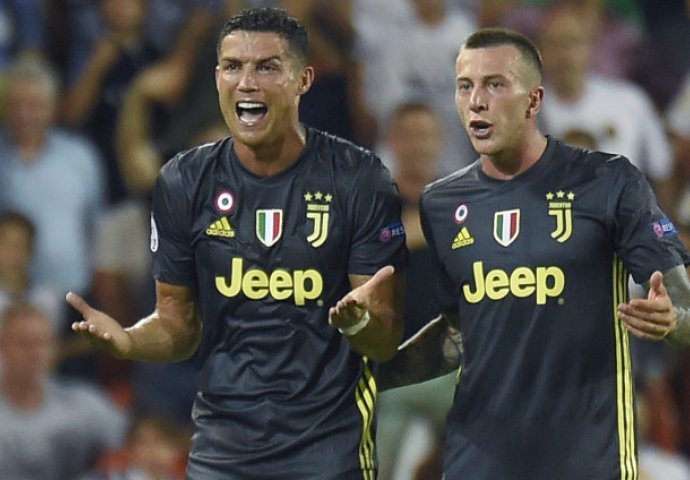 PRIZNALI DA JE UPALJEN CRVENI ALARM: Reakcija Ronalda koja je zabrinula sve u Juventusu