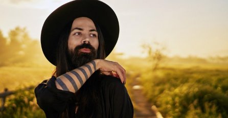 MAJCI BOŽE VREĆE ODLOŽENA OPERACIJA: Pjevač se oglasio na Instagramu i rastužio mnoge