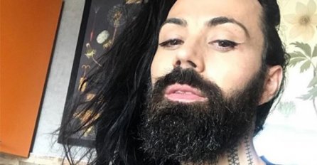 BOŽO VREĆO OVAKAV PROŠETAO SARAJEVOM, KAD VIDITE OVAJ PRIZOR PAMET ĆE VAM STATI: Ovo nismo očekivali od njega! (FOTO)