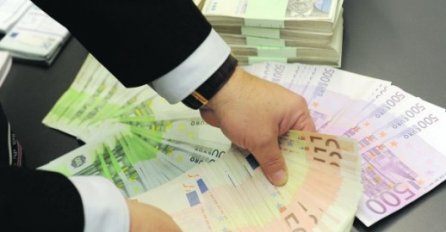 JEZIVI REZULTATI ISTRAŽIVANJA: Ove bolesti možete dobiti ako dirate NOVAC