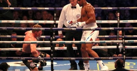 KAKAV MEČ Povtekin dominirao, a onda je sijevnuo nokaut kao iz filmova! Rus umalo izletio iz ringa