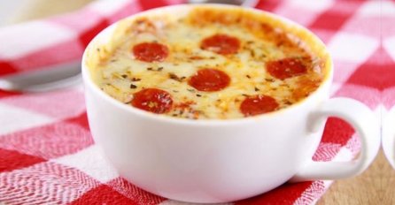 SVI PRIČAJU O NJEMU: Ovo je recept za picu u šolji i pravi se za dva minuta (VIDEO)