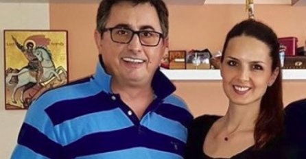 VOJA NEDELJKOVIĆ JE U SRETNOM BRAKU SA 18 GODINA MLAĐOM: Kad vidite kako mu izgleda žena, ZABEZEKNUT ĆETE SE! (FOTO)