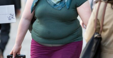 NISAM MOGLA NI HLAČE ZAKOPČATI, SALO JE KIPILO: Ovo je razlog zbog kojeg imate salo na stomaku i evo kako ga se riješiti