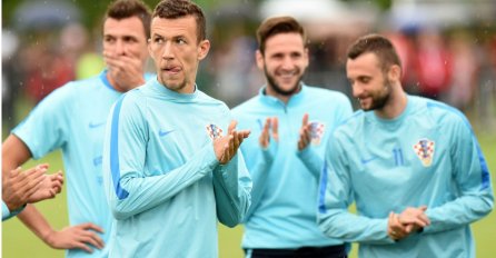 NAJSKUPLJI Hrvat u HISTORIJI FUDBALA Vrijedi 550 miliona eura, a ne preziva se Modrić Reprezentativac 'Vatrenih' POTPISUJE ugovor KARIJERE