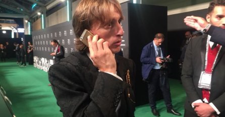 Fanovi ne mogu sebi doći: Luka, pa kakav ti je to telefon?! 