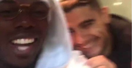 SKANDAL BEZ PRESEDANA: Najvrijedniji igrač umirao od smijeha s dva saigrača dok se United brukao sinoć