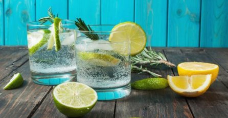 SEDAM DANA JE PILA VODU SA LIMUNOM, A ONDA OBJAVILA ŠTA JOJ SE DESILO: Primijetila je promjenu, ali ovom se nije nadala!