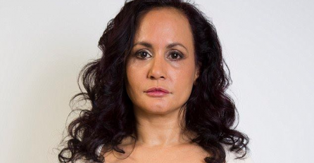 OVA ŽENA SE NIJE NASMIJALA ČAK NI KADA JE DOBILA KĆERKU: Ona već 40 godina ima ozbiljan izraz lica, a kad čujete razlog ostat ćete bez teksta