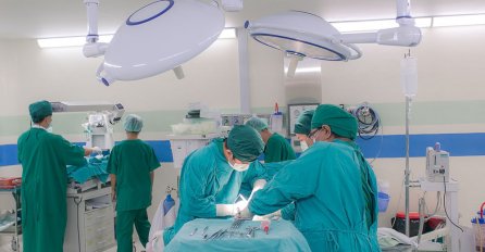 Američki doktori  prvi presadili bubreg jednog HIV pozitivnog pacijenta drugom