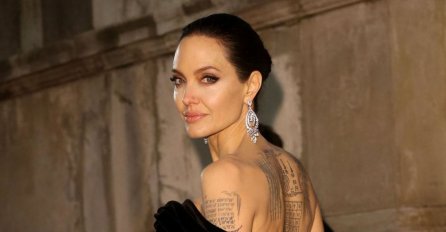 NOVI IZGLED ANGELINE JOLIE ZAPREPASTIO SVIJET: Sada je plavuša, a da joj vidite OBUĆU, STRAŠNO! (FOTO)