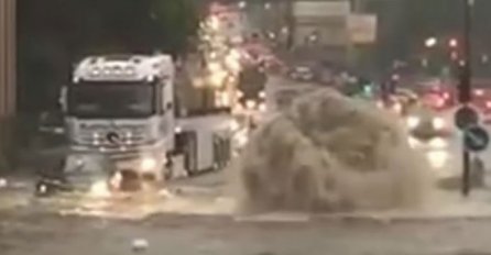 NAJJAČA OLUJA DO SADA POGODILA DRŽAVU, PRIJETI UNIŠTENJU NEKOLIKO DRŽAVA, LETOVI OTKAZANI: Oglasili se nadležni organi, OPREZ!