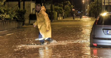 RAZORNA OLUJA U GRČKOJ: Ulice su poplavljene, vjetar ruši stabla, pogledajte snimke