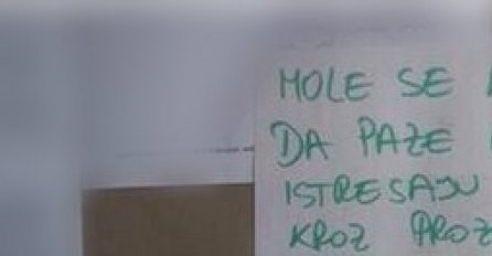 UPOZORENJE U HODNIKU ZGRADE U BEOGRADU DIGLO SRBIJU NA NOGE: "Gdje mi ovo živimo?" (FOTO)