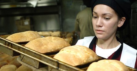 ISPOVJEST RADNICE IZ PEKARE NATJERAT ĆE VAS DA VIŠE NIKAD NE JEDETE OVO