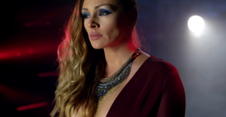 SKINULA SE I ANABELA: Bujne grudi u prvom planu, a kada je izašla iz bazena, svi su zanijemili (FOTO)