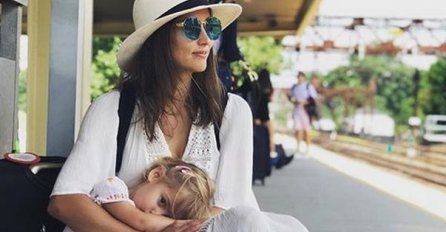 SJEDILA SAM SA KĆERKICOM U AVIONU, KAD SAM ČULA DA PRIČAJU DA SAM ODVRATNA: Sve zbog ovog detalja, gledali su me sa gađenjem!