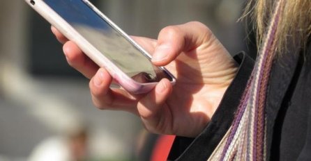 Litva uvela kazne za pričanje na mobitel dok se prelazi cesta