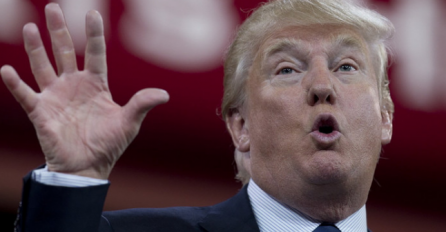 Svi Amerikanci dobili SMS od Donalda Trampa