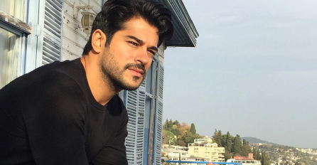 DUGA KOSA, ZARASTAO U BRADU, A TEK DA VIDITE TIJELO: Bali-beg ne liči na sebe, obožavateljke u suzama (FOTO)