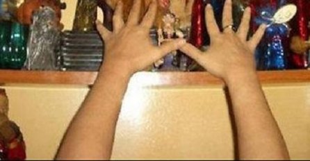 POTRČALA JE U POTPUNOJ PANICI, ALI BILO JE PREKASNO: Nakon ove fotografije, dogodila se KATASTROFA!