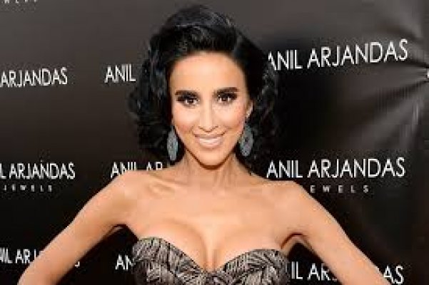 lilly-ghalichi7
