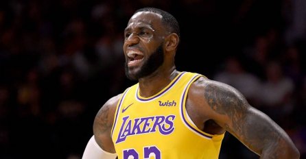 LAKERSI OPET IZGLEDAJU MOĆNO LeBron sjajan, ali zasjenio ga je 21-godišnji mladić