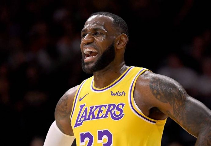 LAKERSI OPET IZGLEDAJU MOĆNO LeBron sjajan, ali zasjenio ga je 21-godišnji mladić