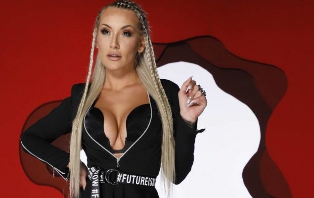 monika-e1538145244643