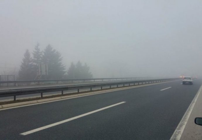 STANJE NA PUTEVIMA: Jutarnja magla otežava saobraćaj