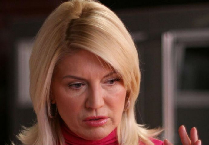 SUZANA MANČIĆ U PANICI, ODMAH POZVALA POLICIJU: Fanovi se zabrinuli kada su vidjeli šta je napisala 