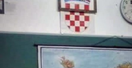 FOTOGRAFIJA IZ OSNOVNE ŠKOLE DIGLA BALKAN NA NOGE: Šta se ono ukazalo iza ŠAHOVNICE? (FOTO)