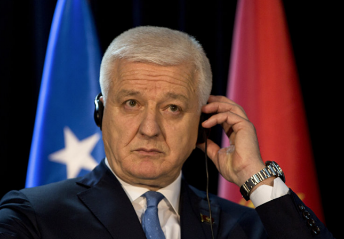 Crna Gora kažnjavat će sve one koji ne ustanu na himnu, kazne do 2.000 eura