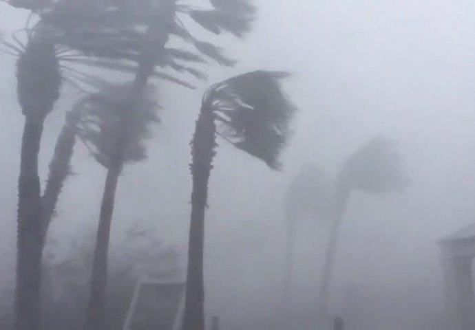 STIGLA JE ZVIJER, ČUDOVIŠTE OD URAGANA SVOM SILINOM UDARIO U FLORIDU: "Ovo bi mogla biti najgora oluja u zadnjih 100 godina"