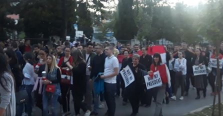 Mostar: Više hiljada građana protestuje protiv Komšića