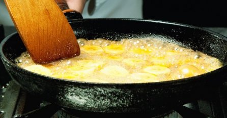 TAJNA SAVRŠENE KAJGANE, BIT ĆE PJENASTA I KREMASTA KAO NIKAD DOSAD: Trik Gordona Ramsayja koji je oduševio sve! (RECEPT)