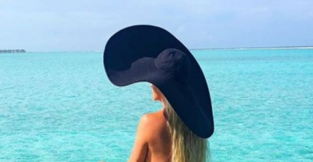 KARLEUŠA SKINULA GORNJI DIO KUPAĆEG I OKRENULA LEĐA: Ali ovo otpazadi nije mogla sakriti, LJUDI SU ZGROŽENI 