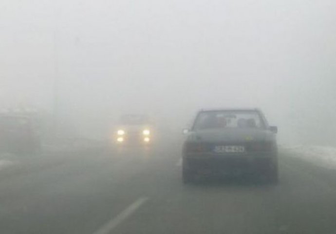 Jutarnja magla smanjuje vidljivost na magistralnom putu Bihać-Bosanski Petrovac