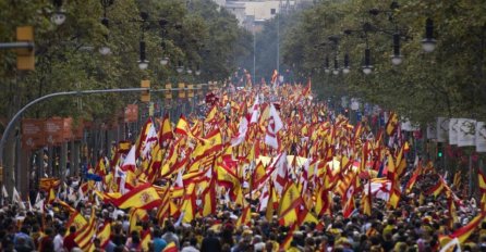 BARCELONA: Hiljade ljudi na suparničkim skupovima