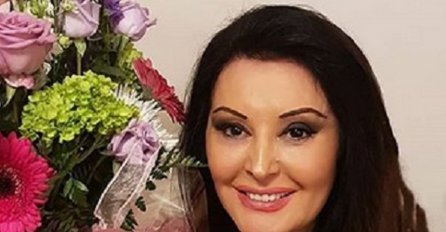 POHVALILA SE LUKSUZNIM VOZILOM: Dragana Mirković se častila, pa objavila slike, OVO IMAJU SVE SVJETSKE ZVIJEZDE!