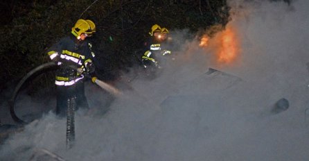SRBIJA U PLAMENU: Vatra se približava kućama, vatrogasci se bore sa vatrenom stihijom, a ovo šta ljudi rade je užasno