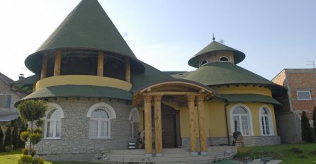 FOLKER PRODAJE OGROMNI ZAMAK KAO IZ BAJKE: Traži 618.000 eura, a onda odlazi u Ameriku i evo zbog čega!