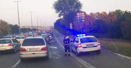 SVI VIĐAMO OVAJ ZNAK I ZBUNJENI SMO: Ni iskusni vozači nemaju pojma ŠTA ON ZNAČI, a to može biti OPASNO!