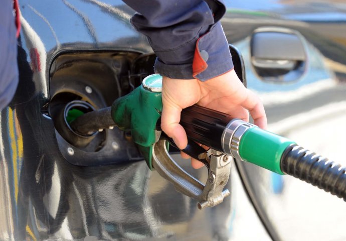 Cijene nafte pale šestu sedmicu za redom: Hoće li pojeftiniti gorivo u BiH?