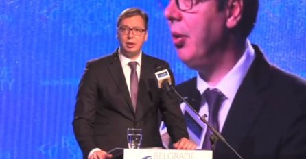 VUČIĆ IZAŠAO ZA GOVORNICU I KRENUO DA ČITA: Kad je vidio šta je napisano na papiru, ZASTAO JE I ODMAH DONIO ODLUKU!