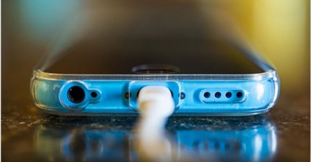 OSTAVLJATE MOBITEL NA PUNJAČU TOKOM NOĆI? ODMAH PRESTANITE: Nismo imali pojma kakvu grešku pravimo!